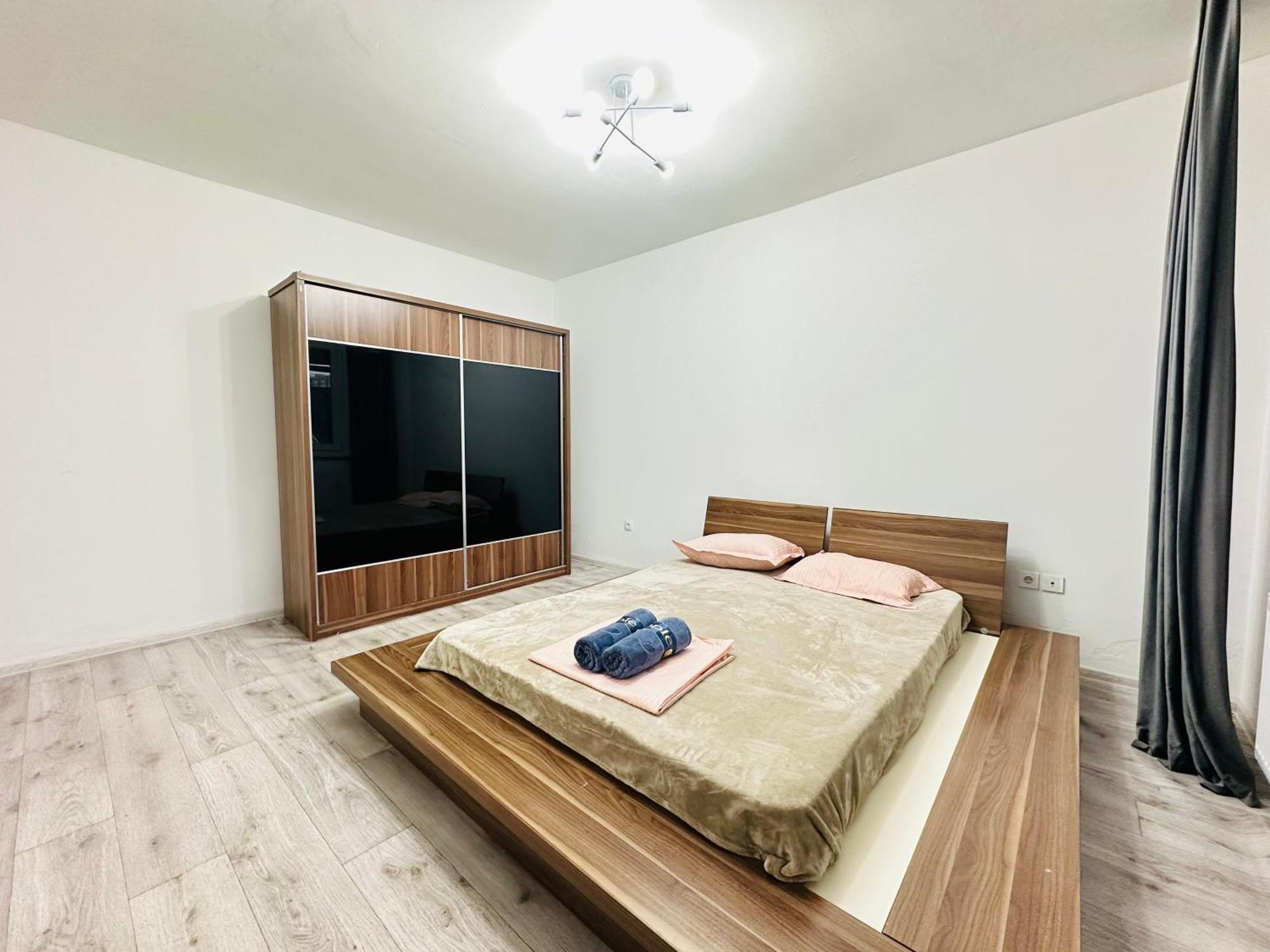 Квартира Для Большой Семьи Almaty Eksteriør bilde