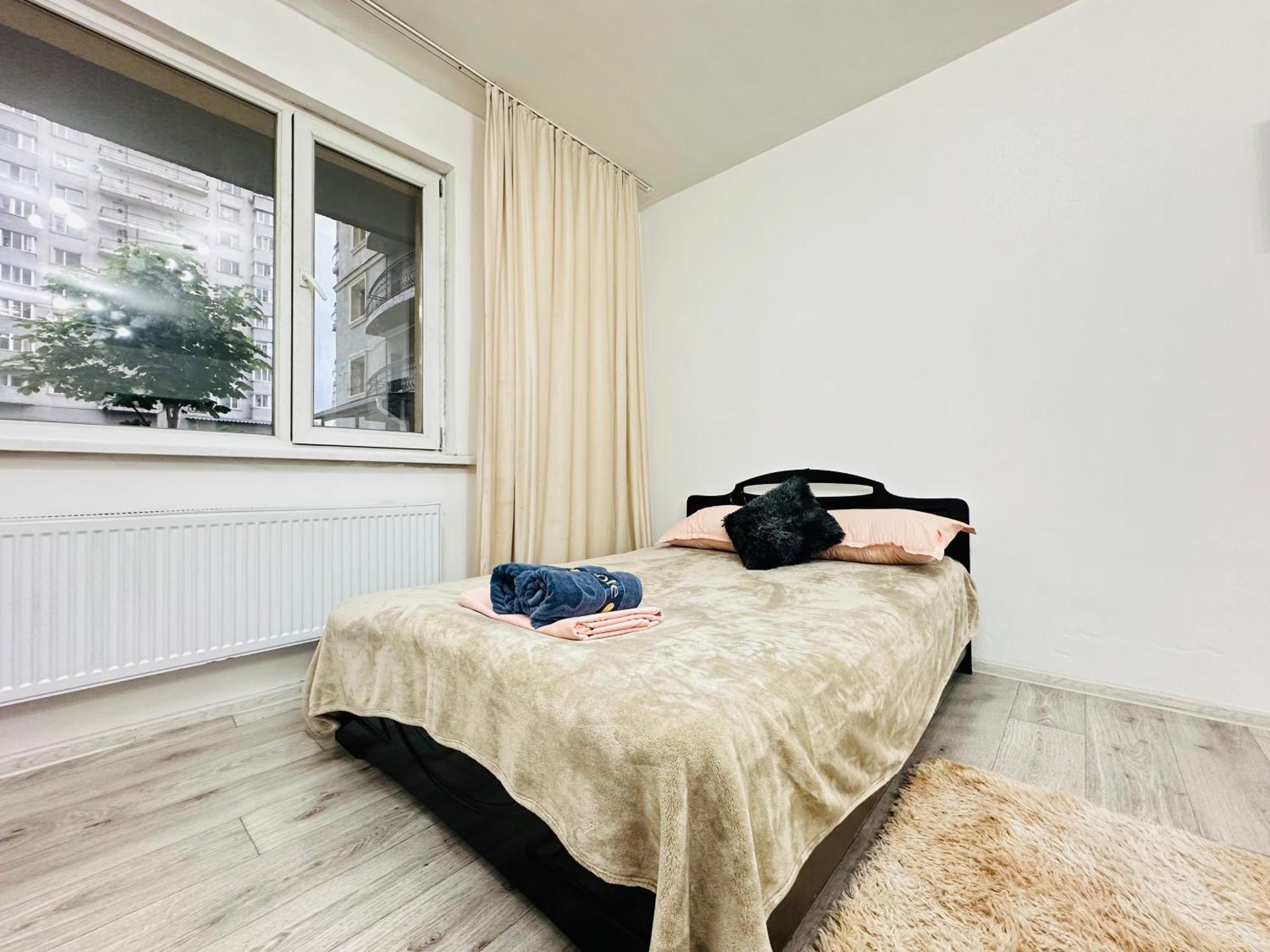Квартира Для Большой Семьи Almaty Eksteriør bilde